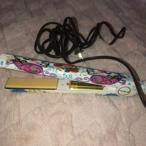 Royale straightener flat iron